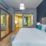 Yanjoon Holiday Homes - Palm Views Apartments