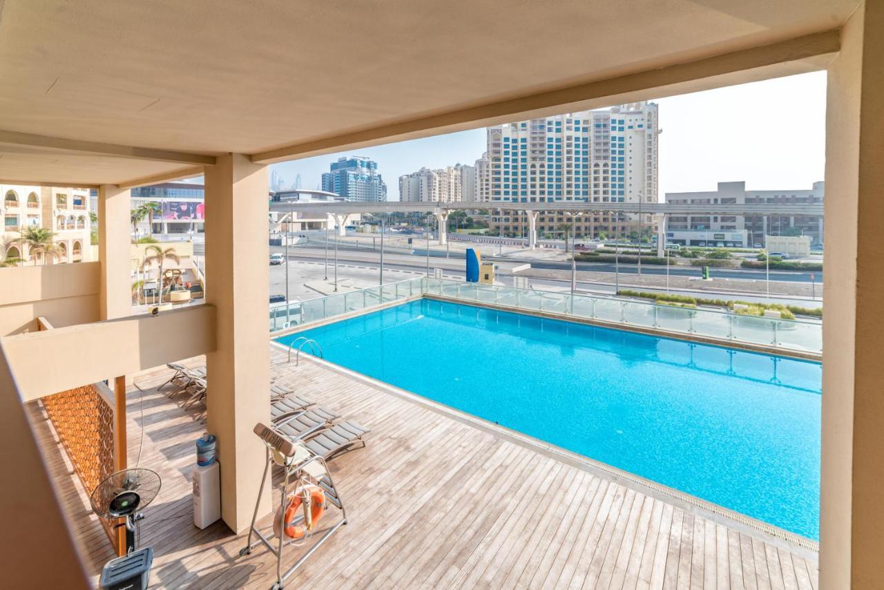 Yanjoon Holiday Homes - Palm Views Apartments